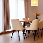 Grosse Penthouse Mit Meerblick, Sonnenterrasse & Luxusbad Von 