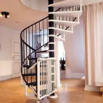 Grosse Penthouse Mit Meerblick, Sonnenterrasse & Luxusbad Von 