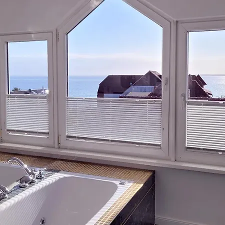 Grosse Penthouse Mit Meerblick, Sonnenterrasse & Luxusbad Von 