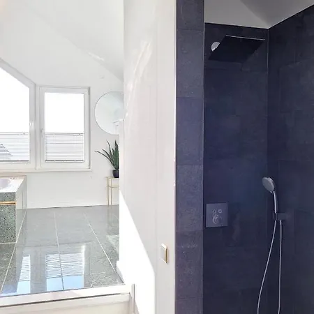 Apartment Grosse Penthouse Mit Meerblick, Sonnenterrasse & Luxusbad Von 