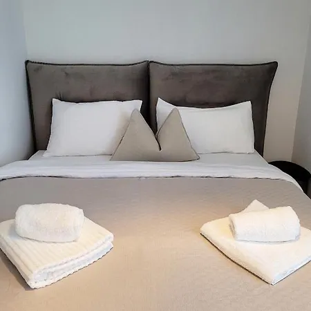 Grosse Penthouse Mit Meerblick, Sonnenterrasse & Luxusbad Von 