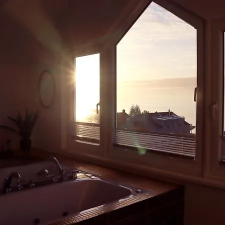 Grosse Penthouse Mit Meerblick, Sonnenterrasse & Luxusbad Von 