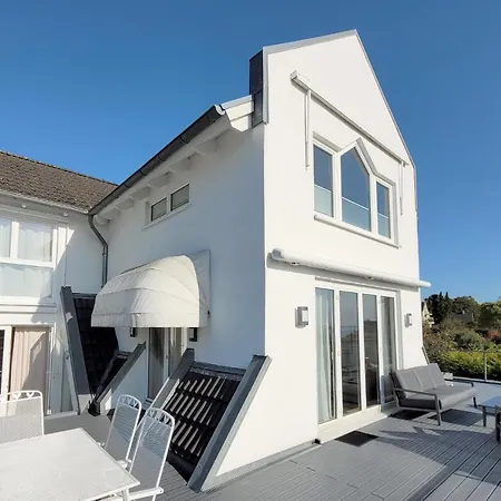 Grosse Penthouse Mit Meerblick, Sonnenterrasse & Luxusbad Von 