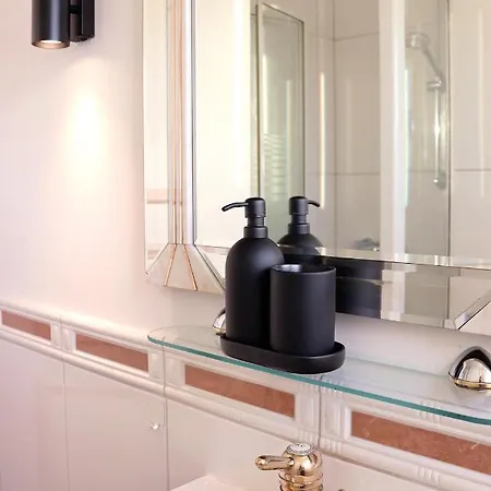 Grosse Penthouse Mit Meerblick, Sonnenterrasse & Luxusbad Von 