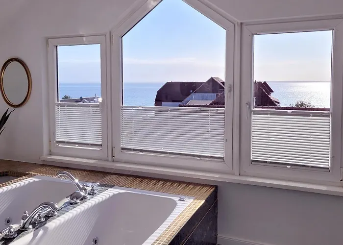 Grosse Penthouse Mit Meerblick, Sonnenterrasse & Luxusbad Von 