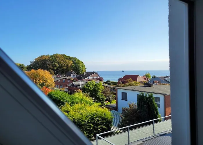 Grosse Penthouse Mit Meerblick, Sonnenterrasse & Luxusbad Von 